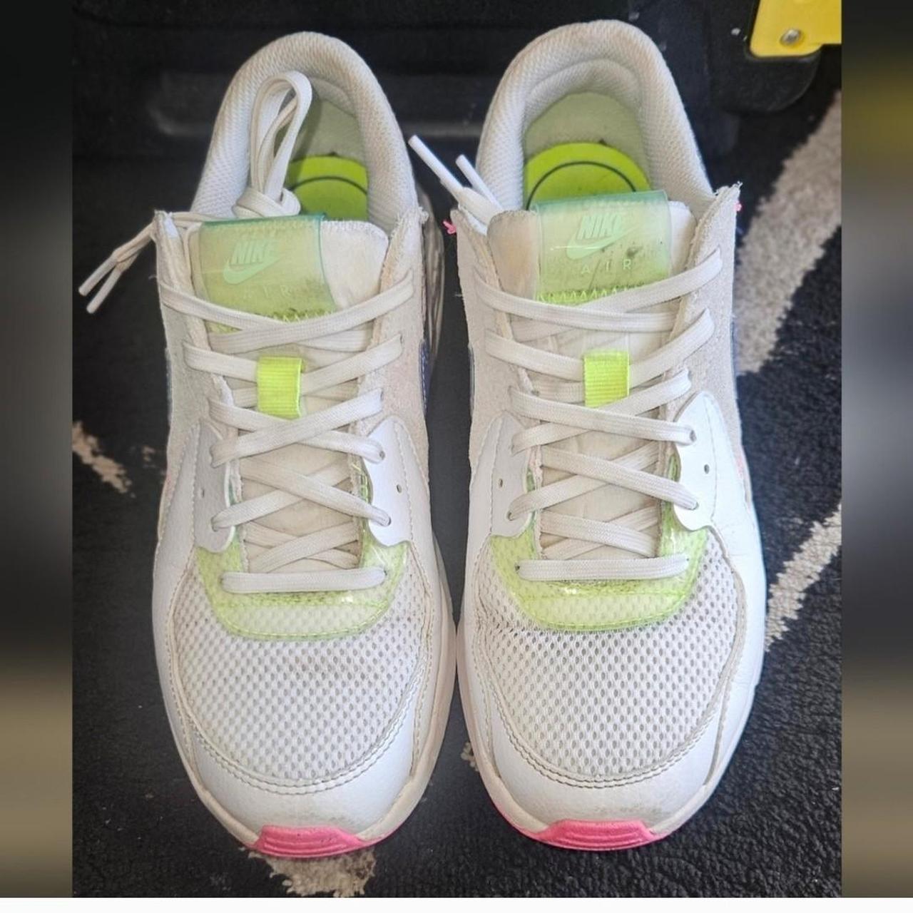 white & green air max excee trainers