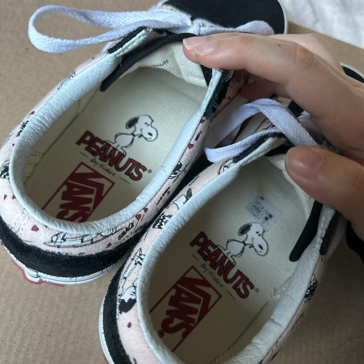 Snoopy store vans pink