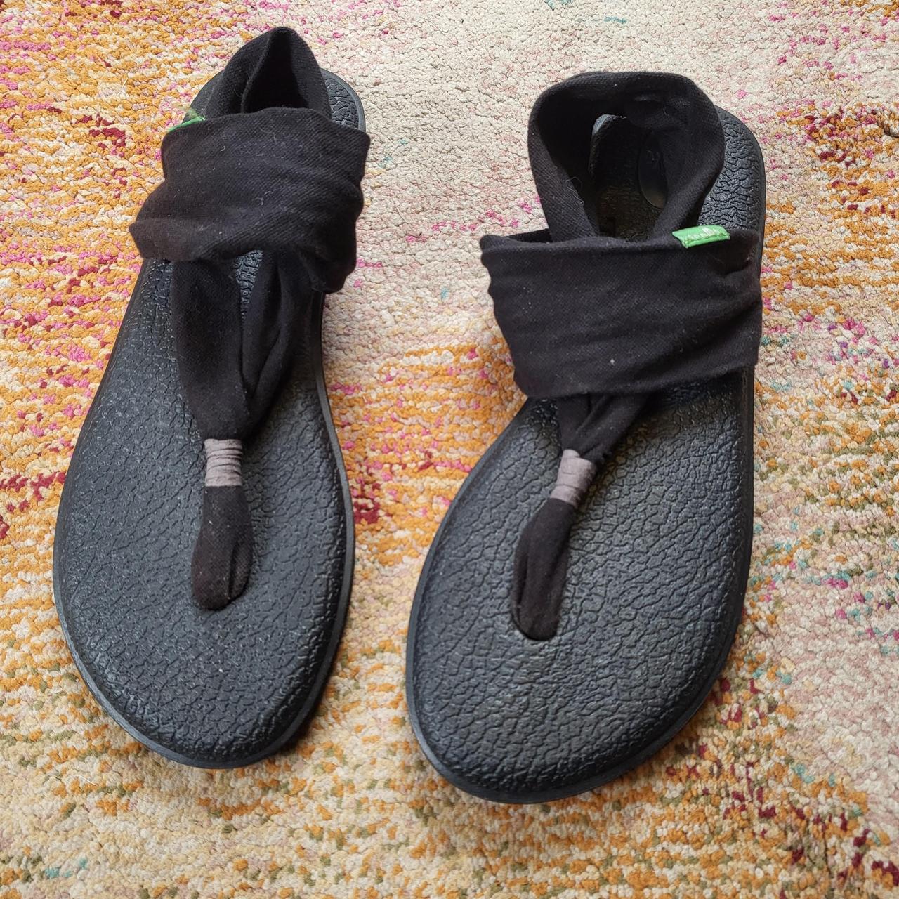 Sanuk Sandals Size 10, but they fit more like a - Depop