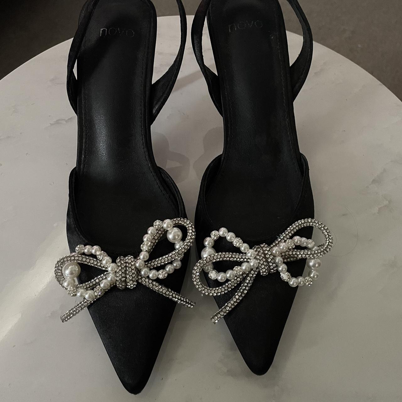 novo black heels