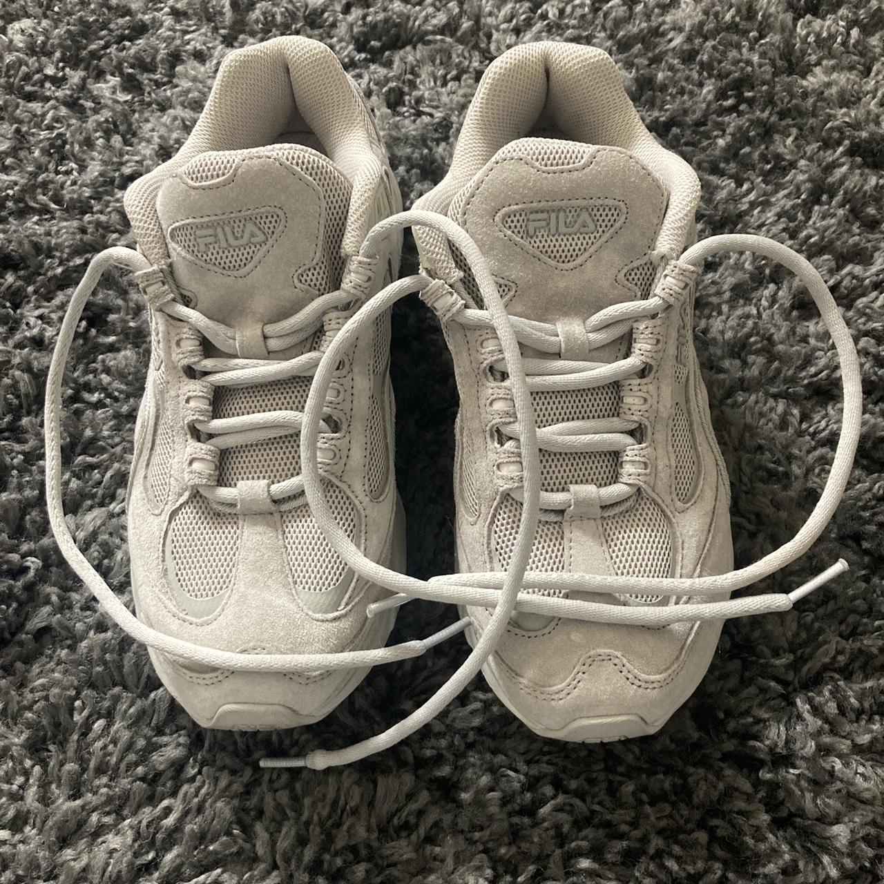 grey fila trainers