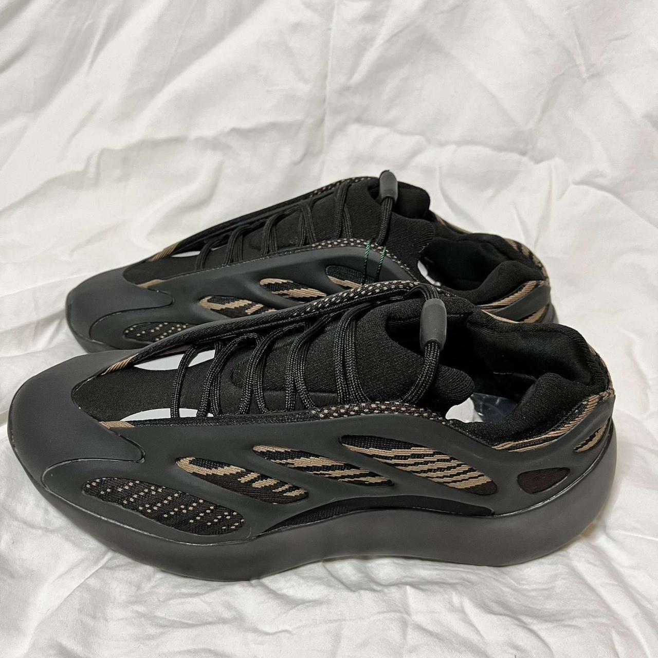 yeezy v3 retail
