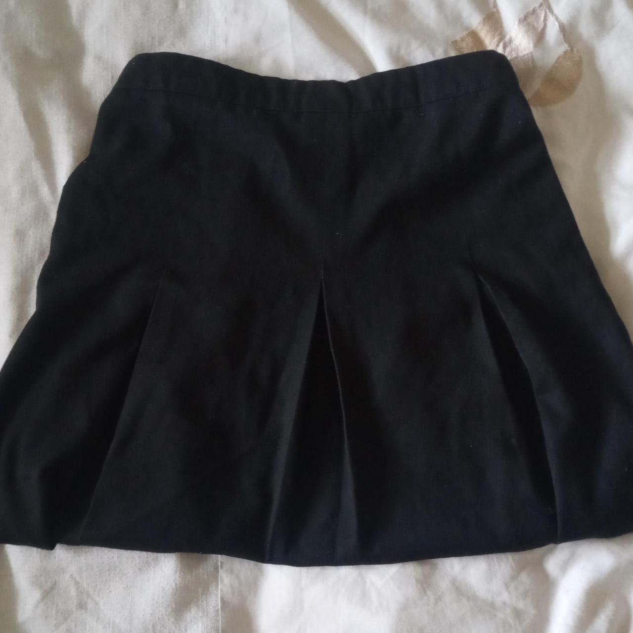 black pleated mini skirt ⬇️⬇️ adjustable waistband... - Depop