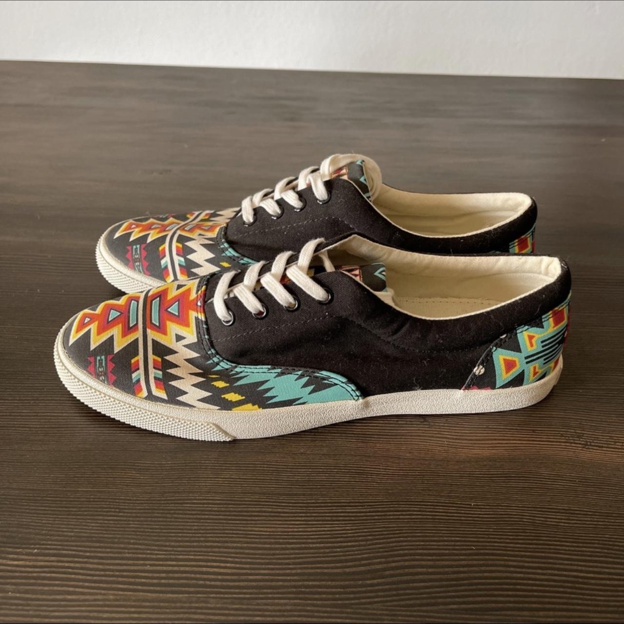 Bucketfeet hot sale shoes tiger