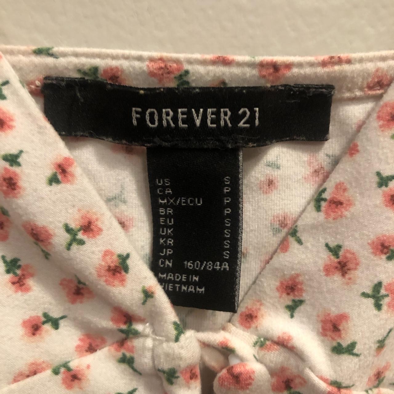 Brandy Melville Women's White and Pink Shirt (2)