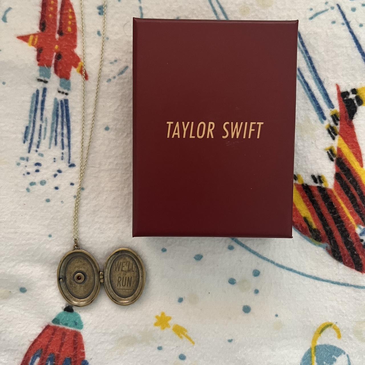 🧣🗝️ taylor swift red era gold “run” locket necklace Depop