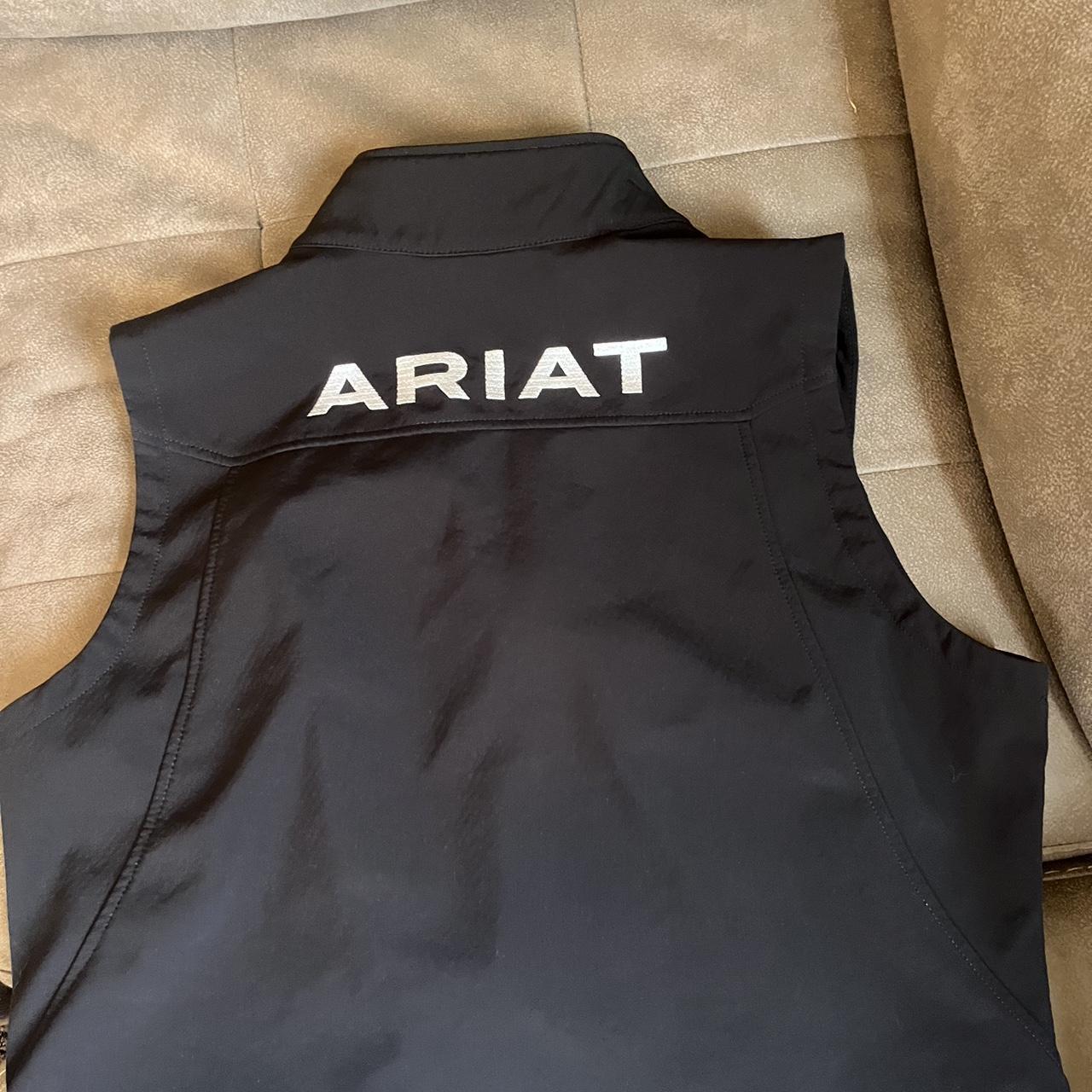 Ariat vest slight messed up zipper easily fixable - Depop