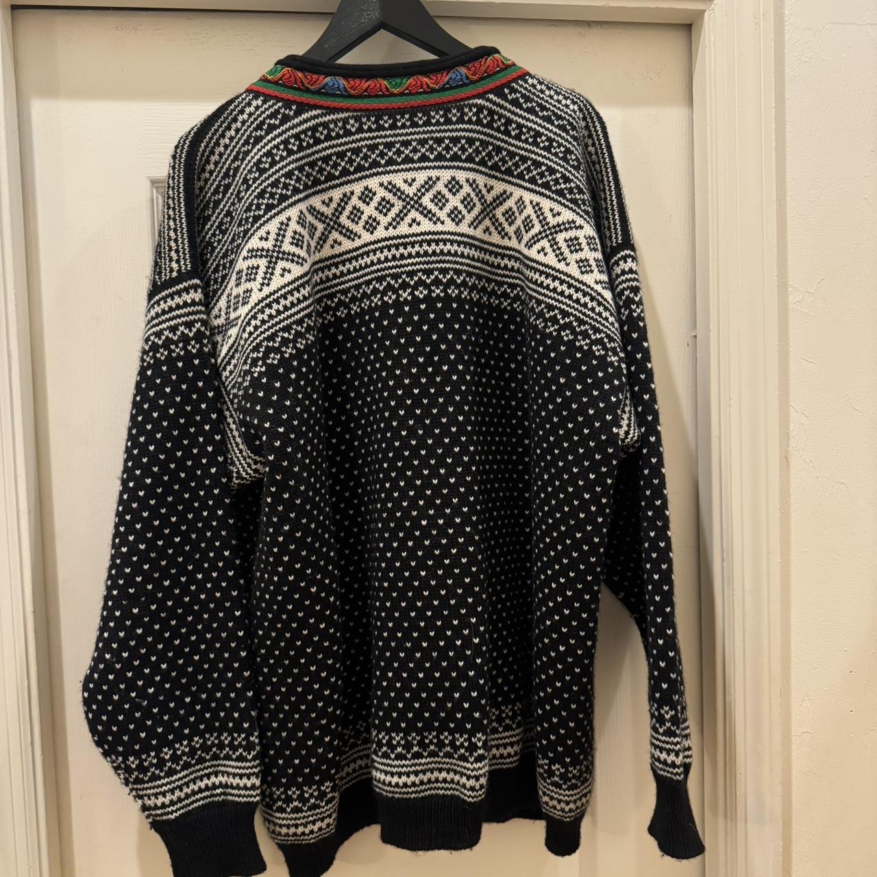 Vintage Dale of Norway Unisex Wool Clasp