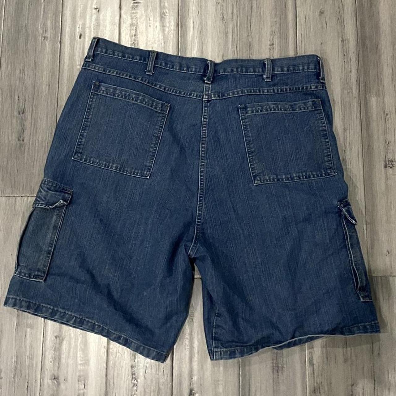 Wrangler cargo pocket jorts Measurements Waist... - Depop