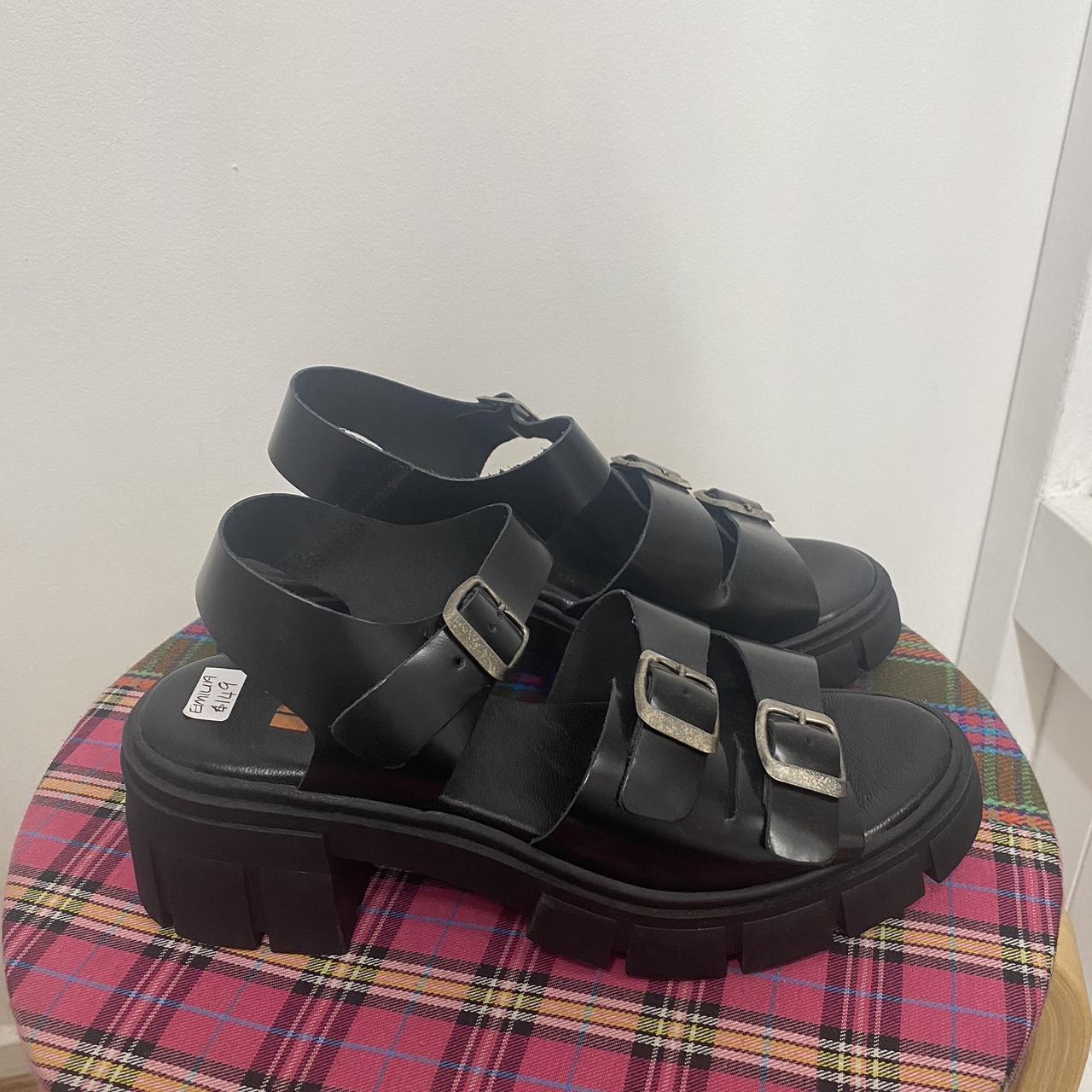 Mia on sale rubber sandals