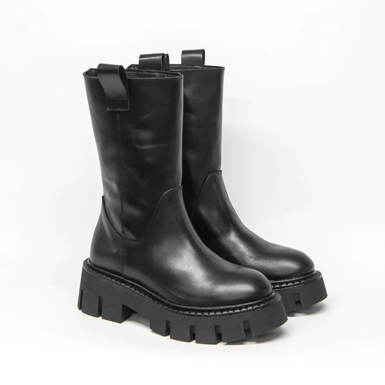 Zoe Kratzmann “Aside” boot in Black Leather 🔥... Depop