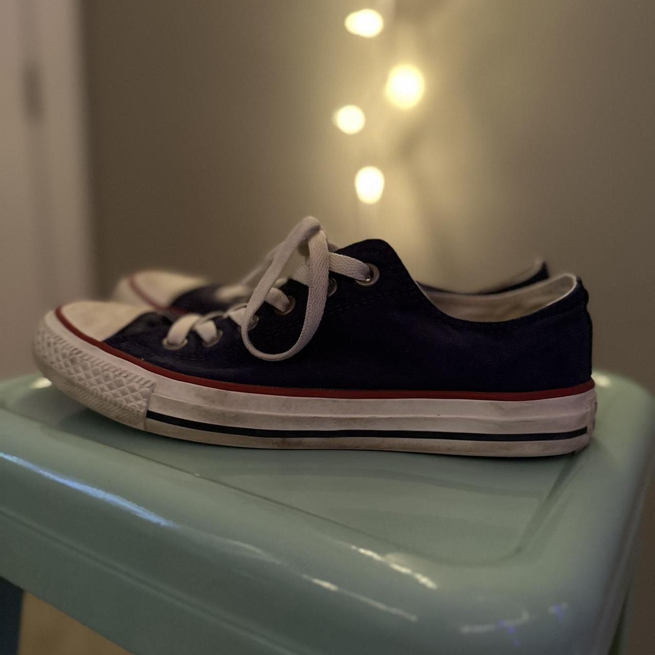 Navy blue and red converses! Size: 7.5 - Depop