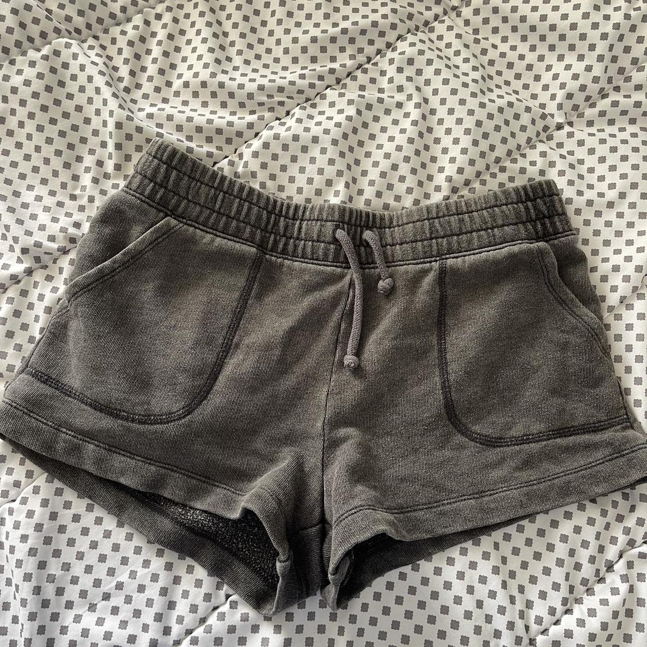 Cute 2024 grey shorts