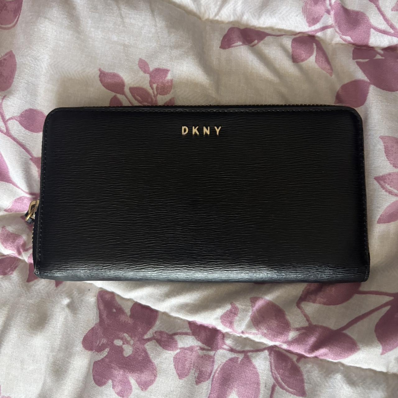 DKNY Women's Wallets Black – Black DKNY leather wallet