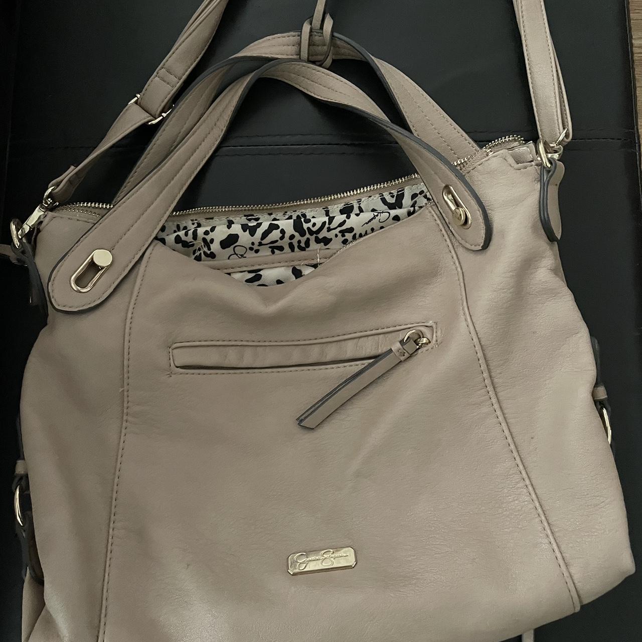 Jessica Simpson Camile Backpack White Light Gold One Size : Amazon.ca:  Clothing, Shoes & Accessories