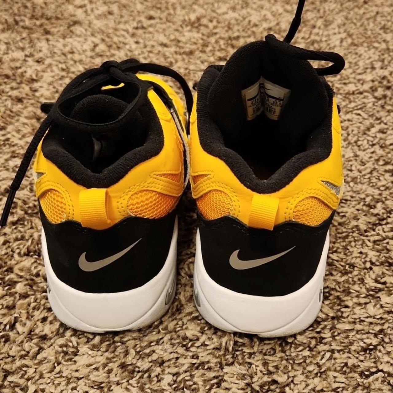 Nike air max on sale speed turf university gold