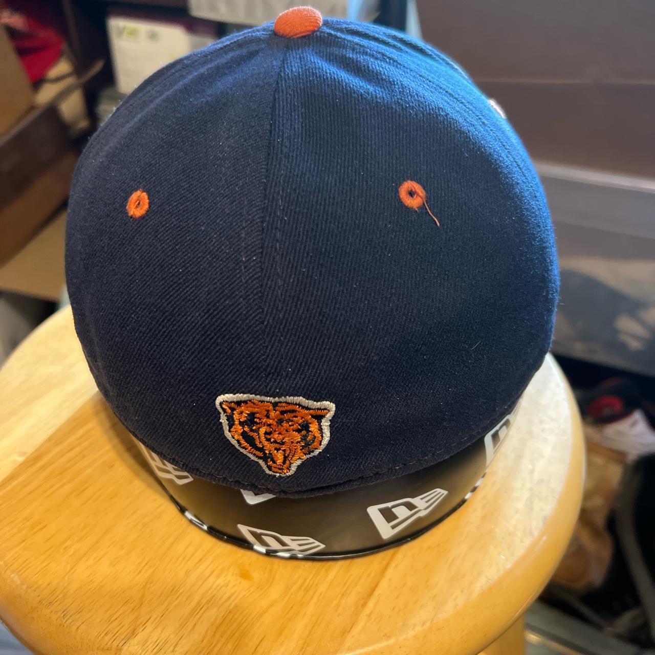 Chicago Bears this hat is in like new condition - Depop