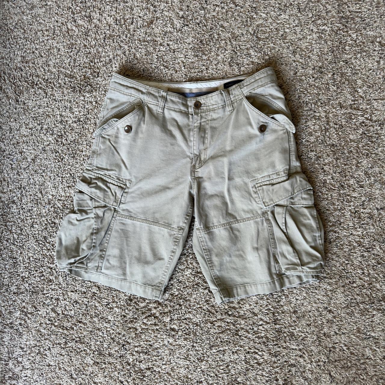 00’s Banana Republic cargo shorts • fits a 32, 6ft... Depop