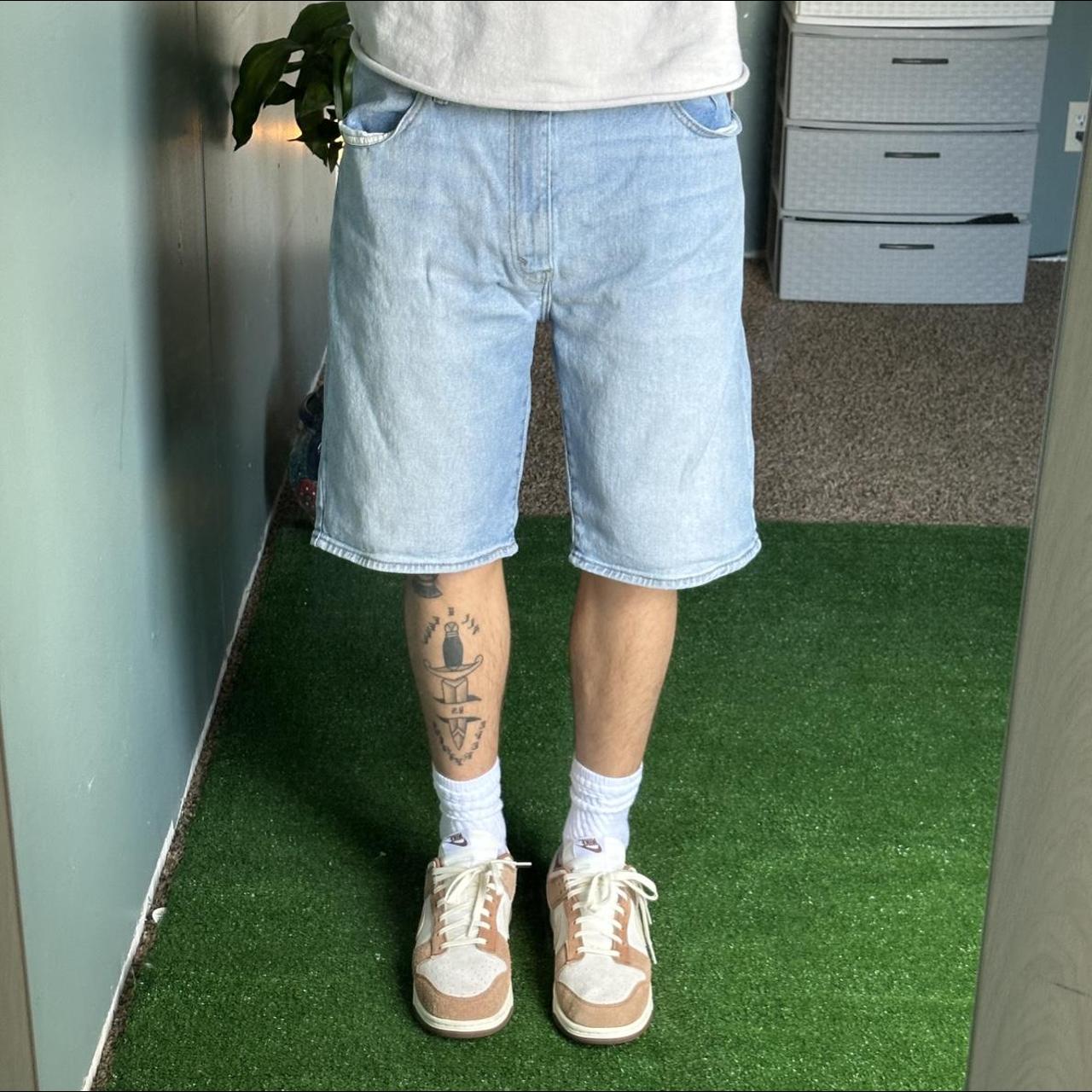 y2k levi’s jorts • fits a 38, 6ft for reference •... - Depop