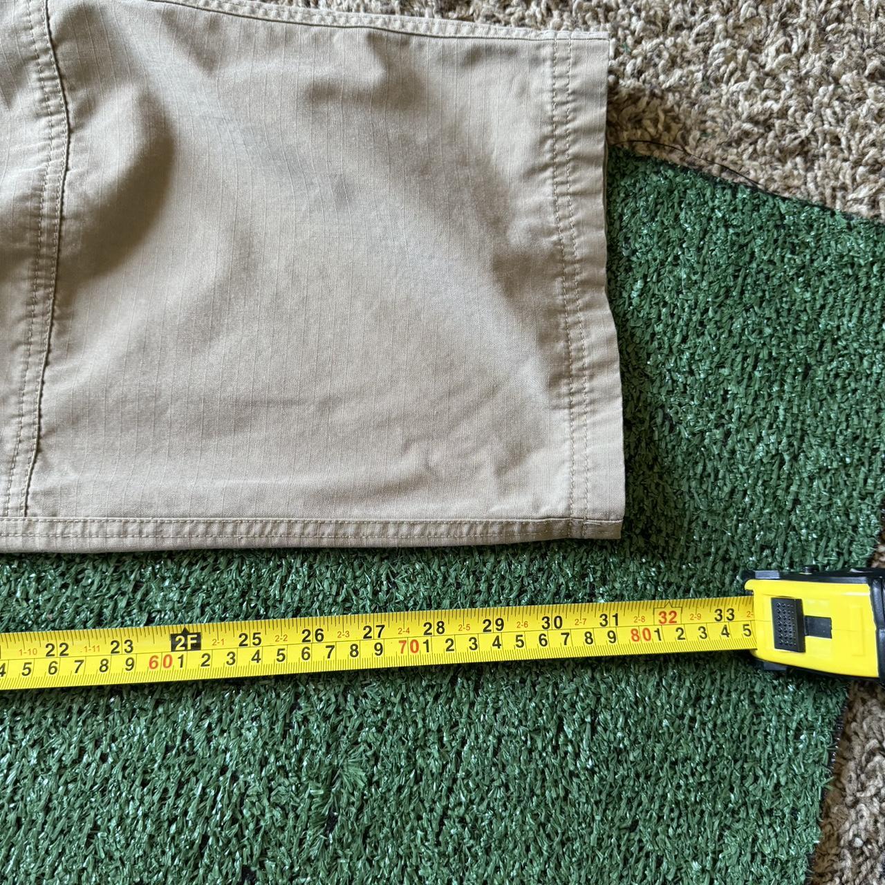 Y2k cargo pants • fits a 36, 6ft for reference •... - Depop