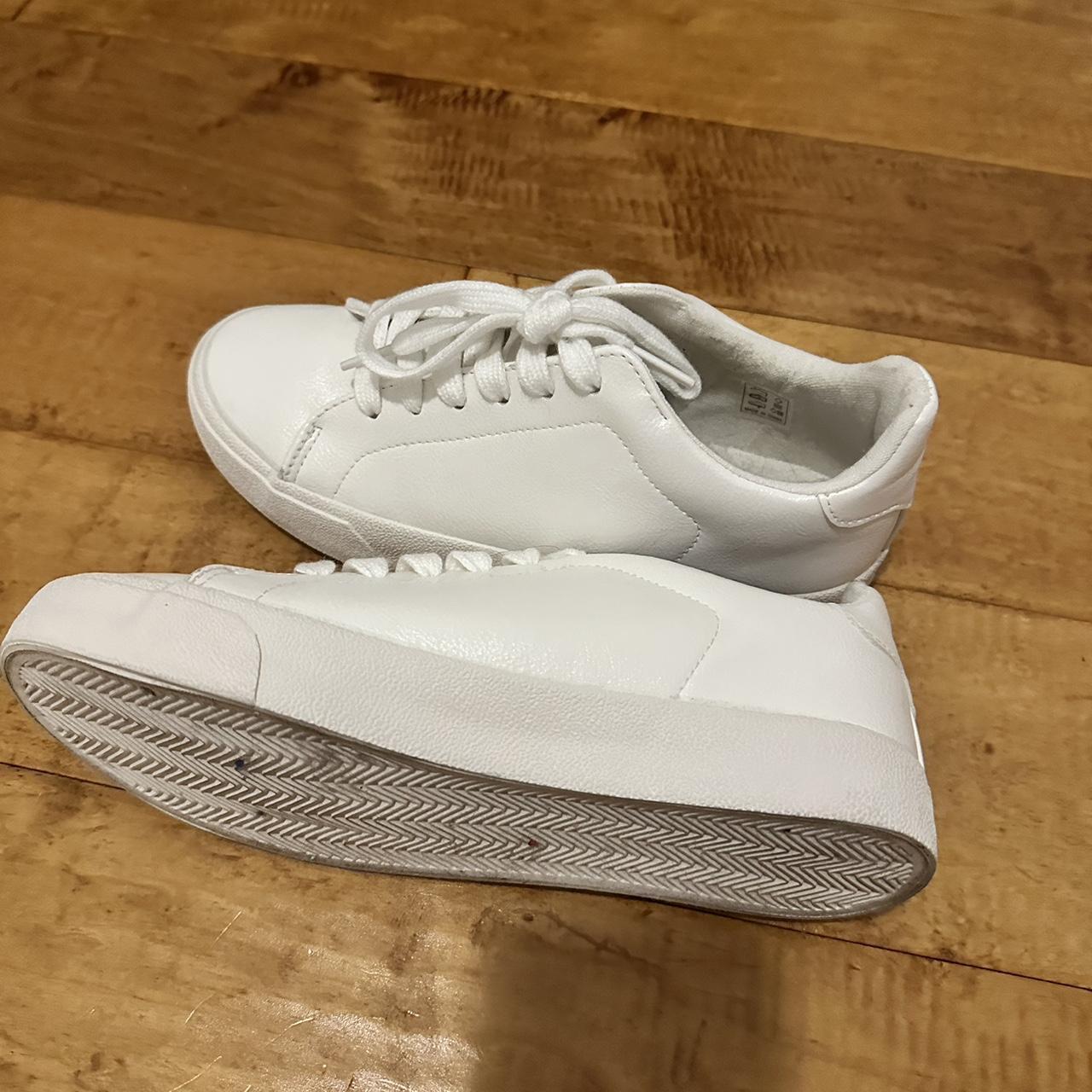 Hollister white on sale sneakers