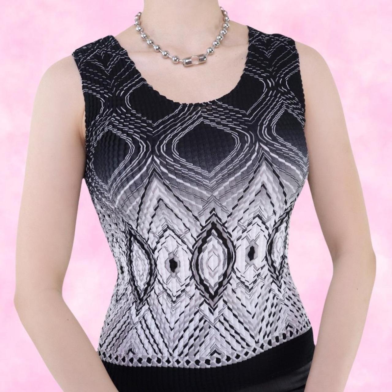 Women's Black and White Vest Depop