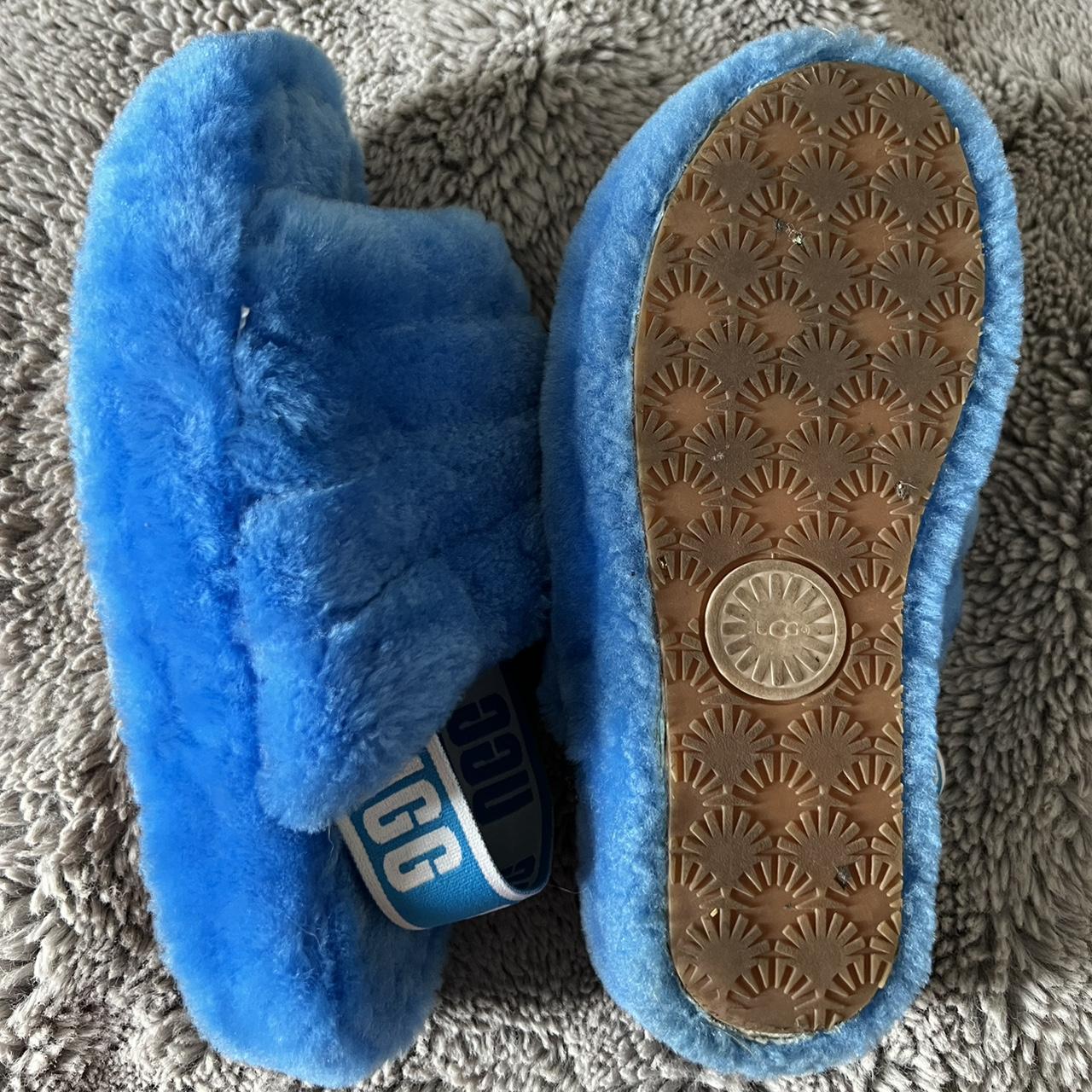 Neon blue best sale ugg fluff yeah