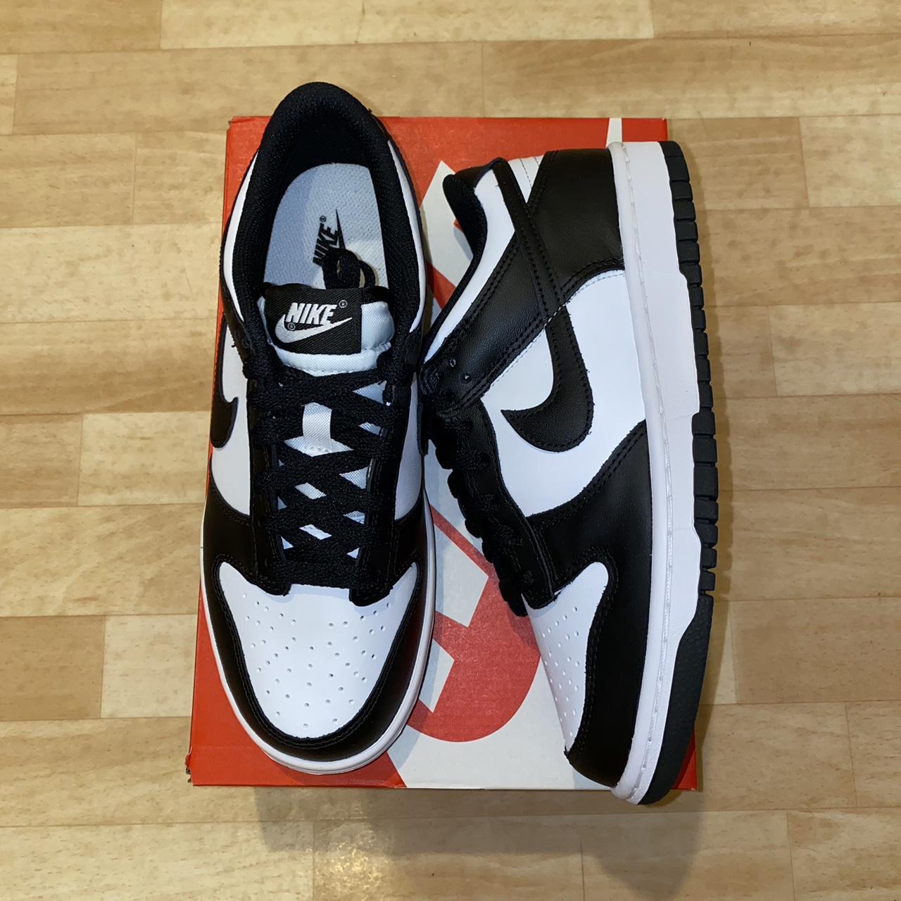 Nike Men's White and Black Trainers | Depop