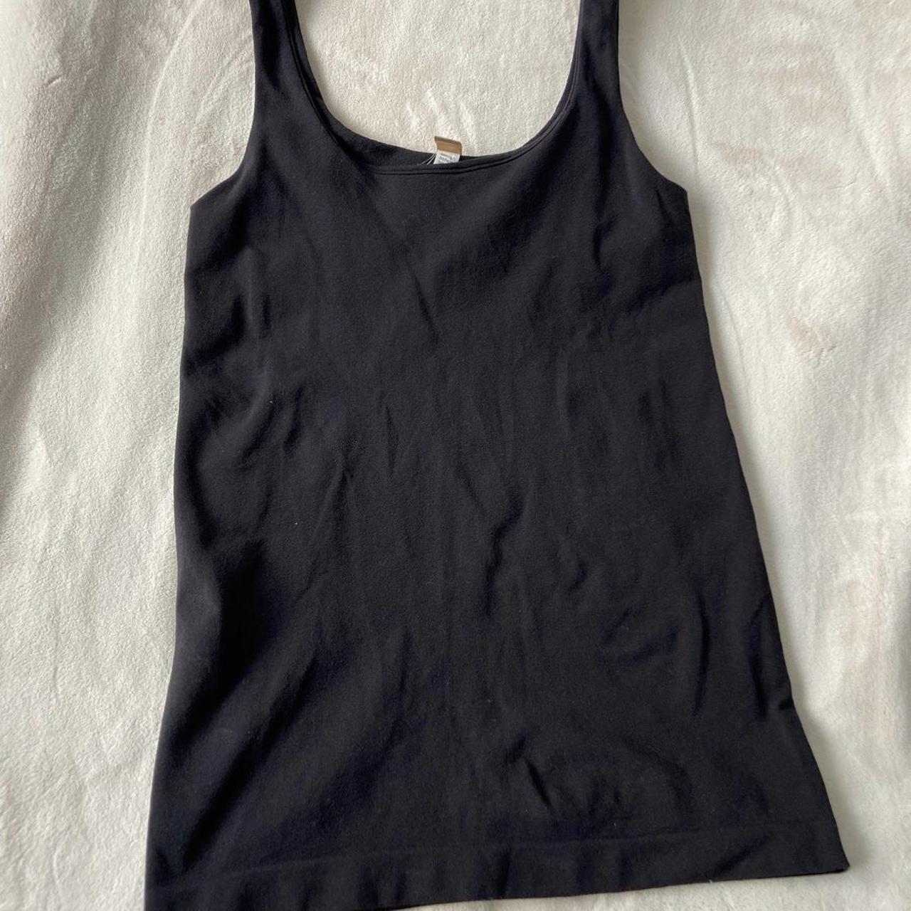 Banana Republic Women's Black Vest Depop