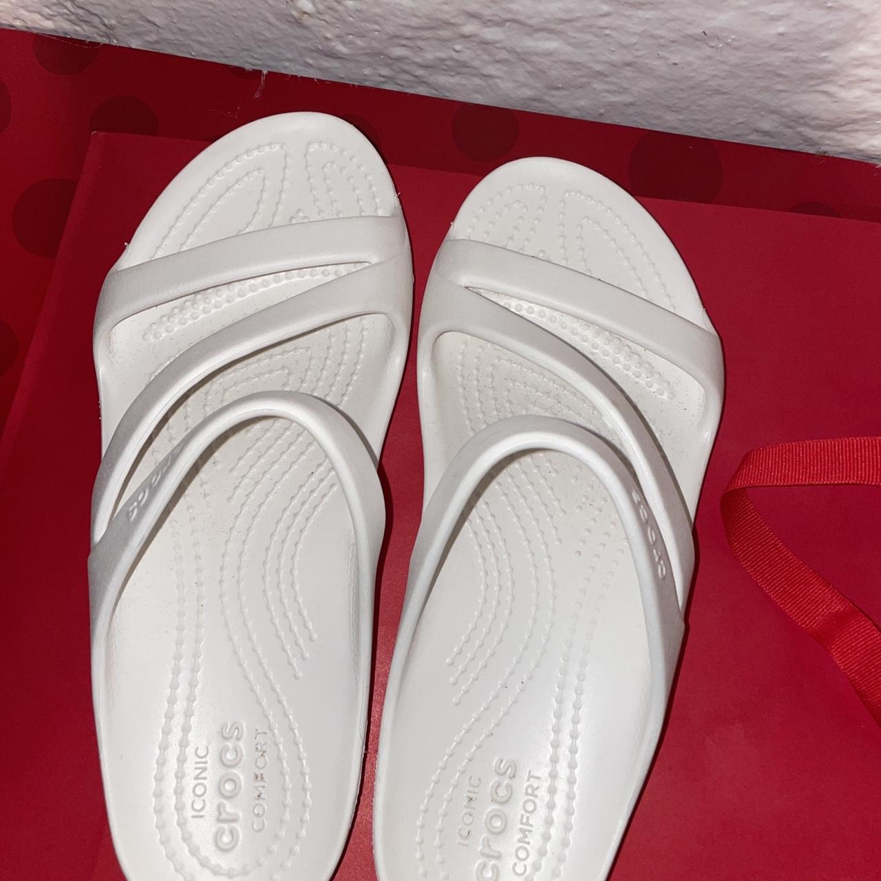 White crocs size 7 hot sale womens