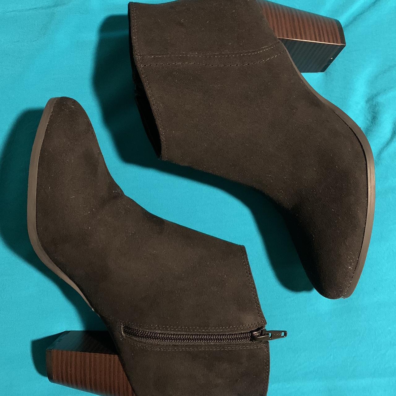 Old Navy Women's Black Boots Depop