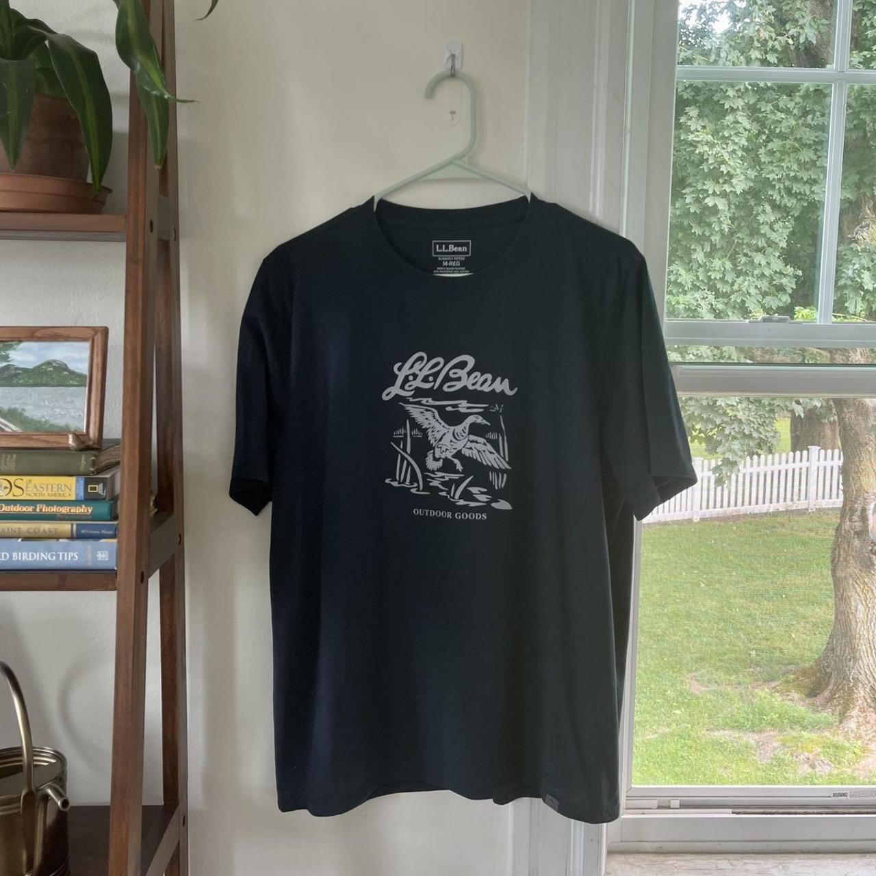 L.L.Bean Men’s Hunter’s Graphic Tee Navy Blue with