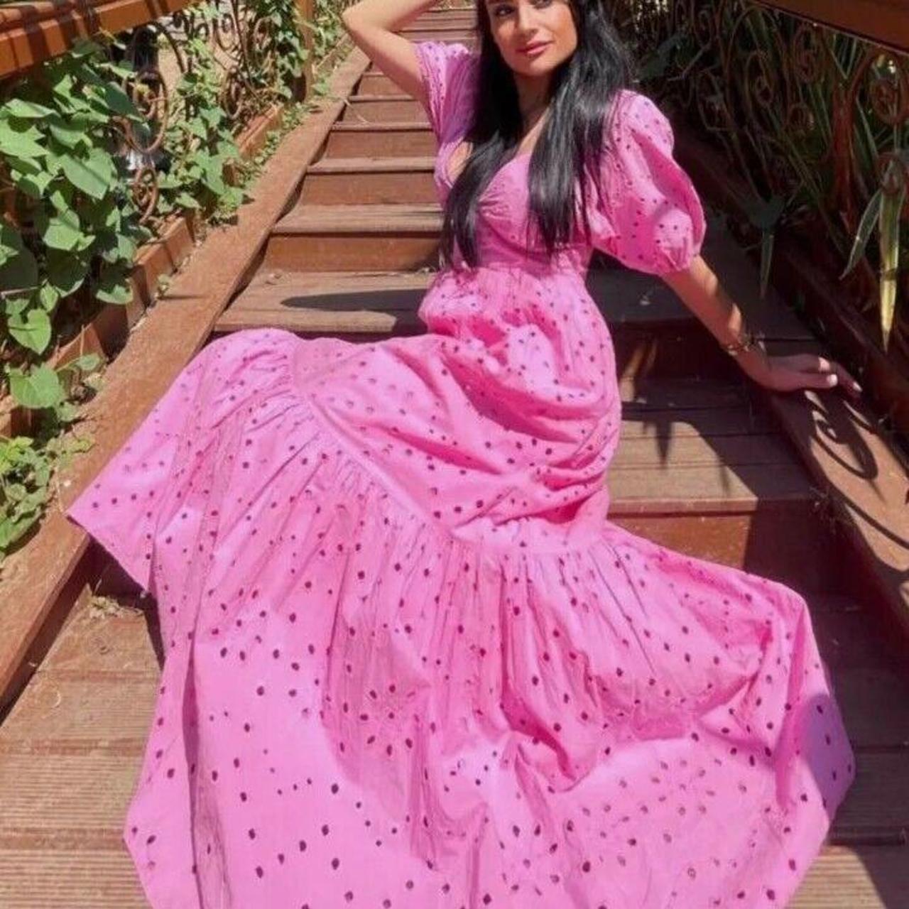 Zara Women's Pink Dress Depop