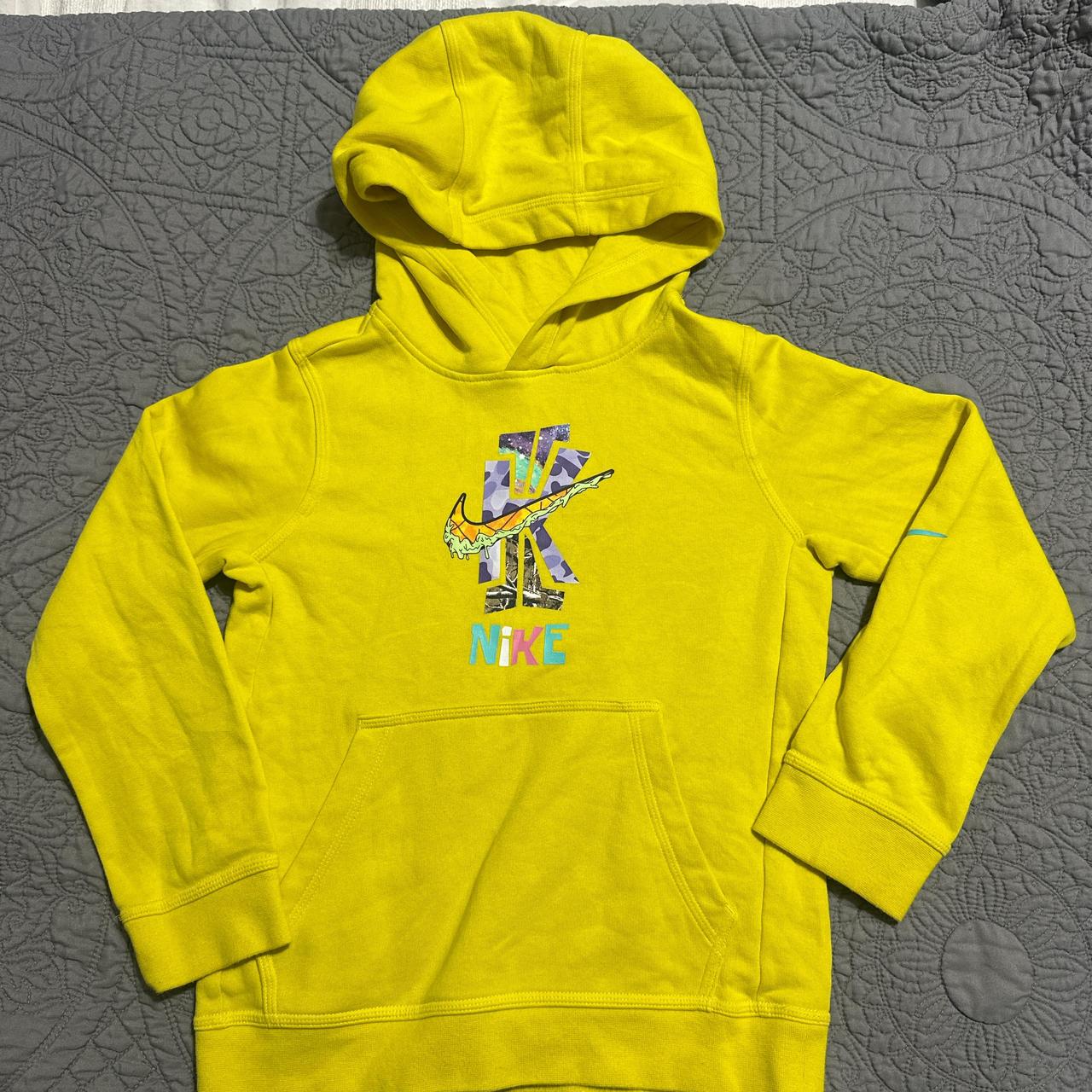 item listed by backinthedayz_graphicking