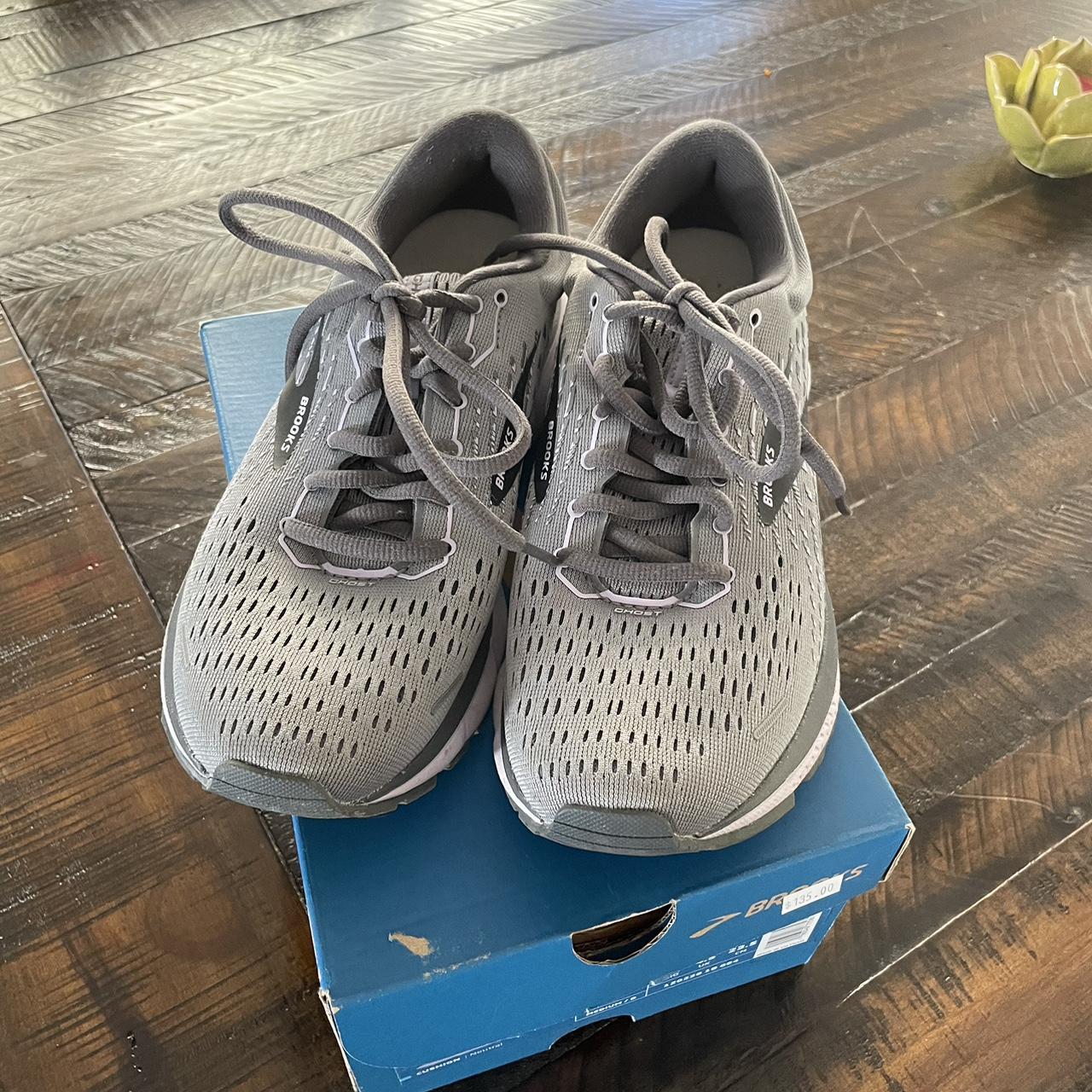 Brooks Women's Grey Trainers | Depop