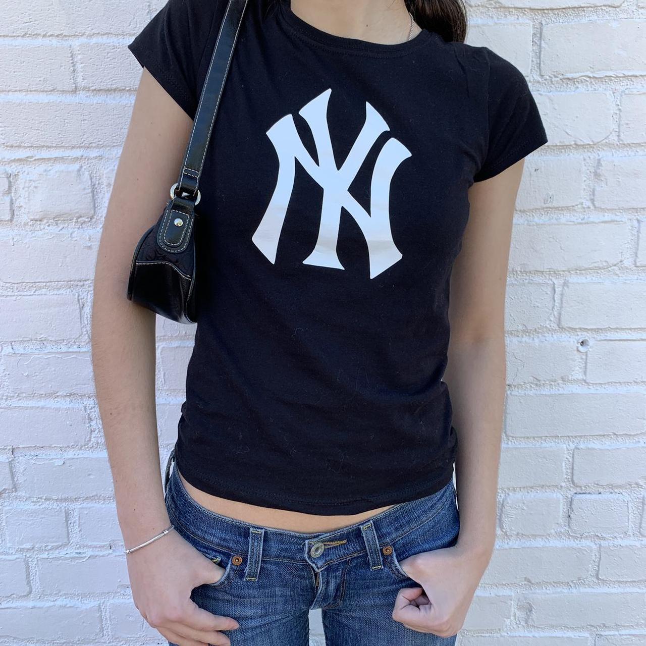 New York Yankees logo BABY TEE This crop top - Depop