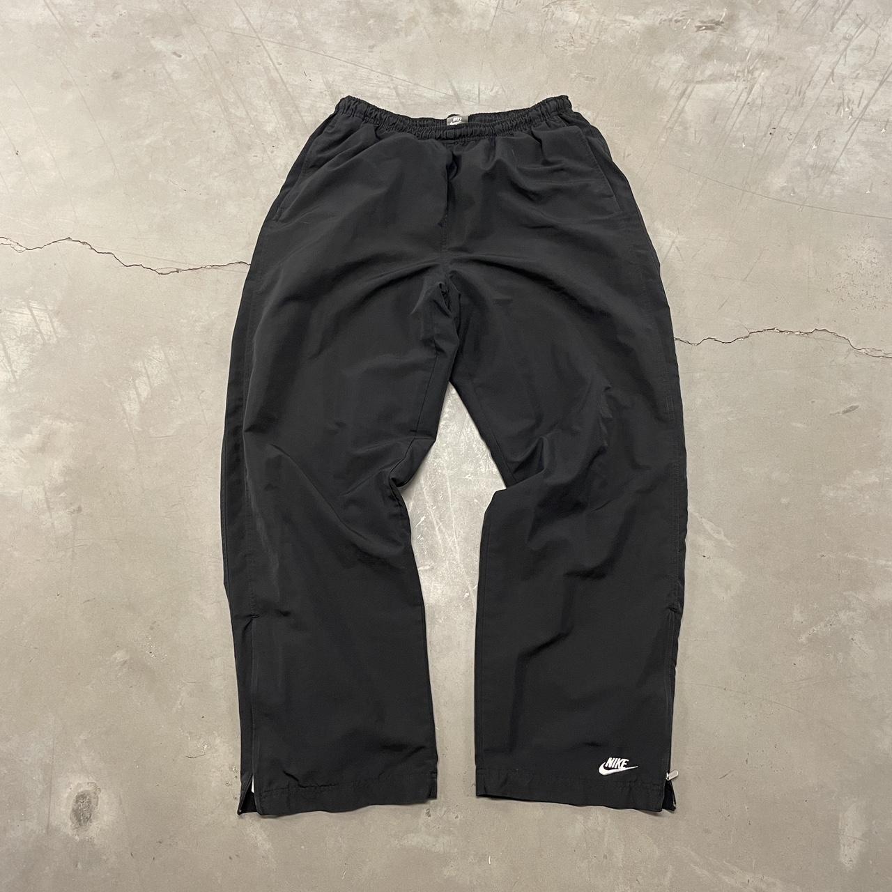 mens nike shoes with jeans