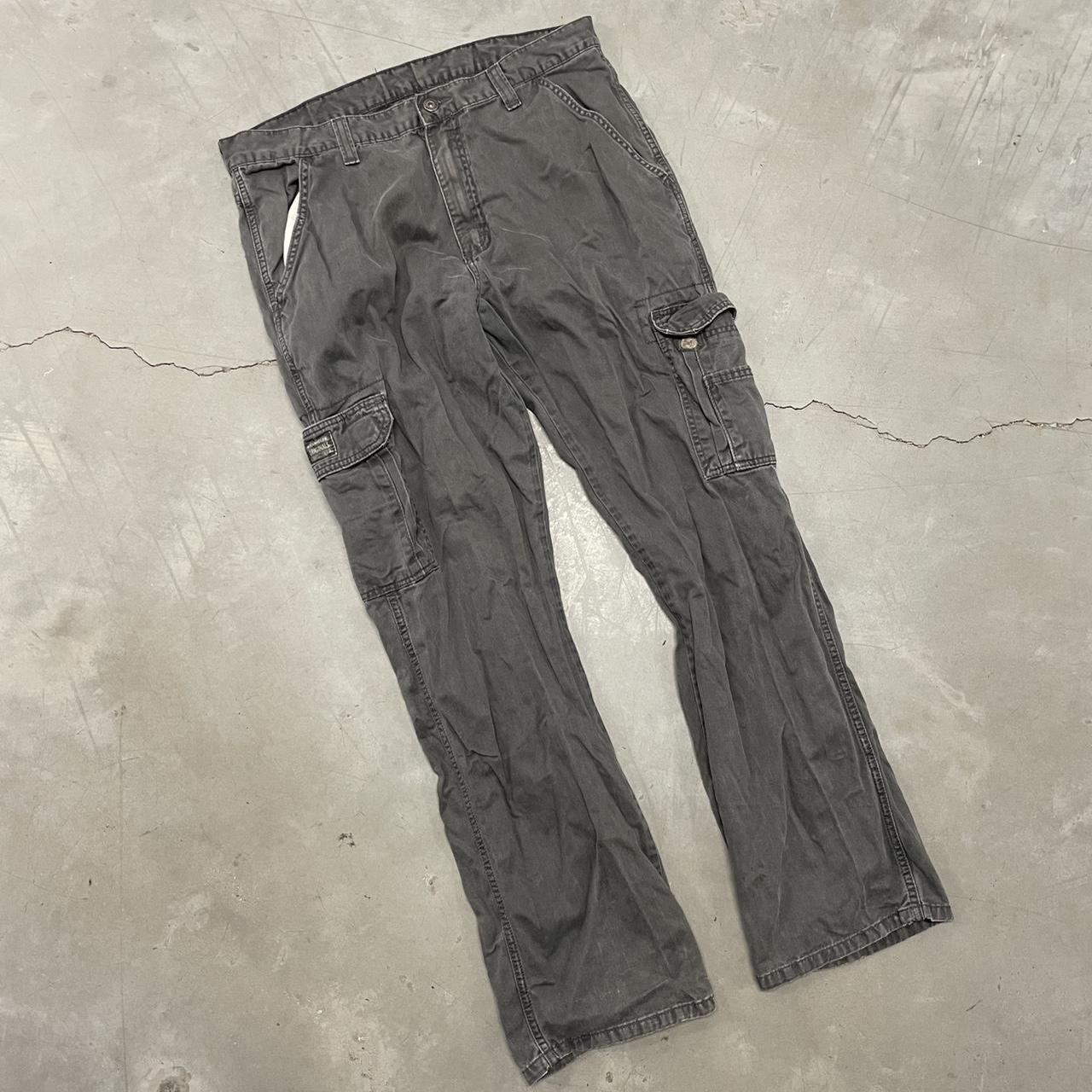 VINTAGE Y2K BAGGY SKATER CARGO PANTS SIZE... Depop