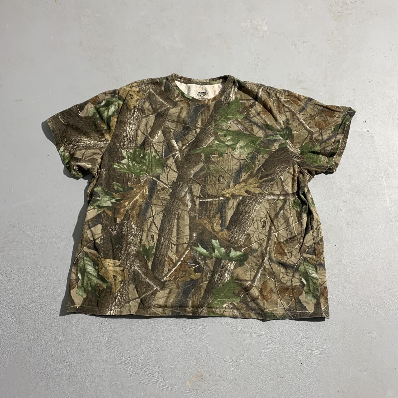 2000s Baggy Realtree Camo T-shirt Size: 3XL 27.5” x... - Depop