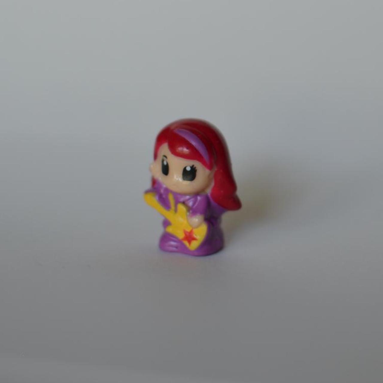 ボビングヘッド　demonique squinkie red head rockstar bass guitar | Depop