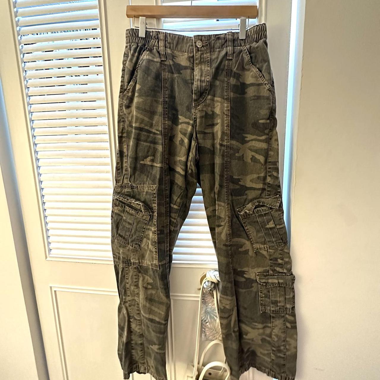  BDG Y2K cargo pants size XL (but could fit a L)... Depop