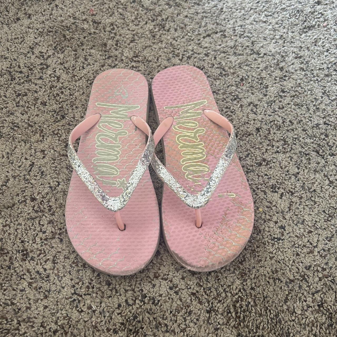 Justice Women's Pink and Silver Flipflops | Depop