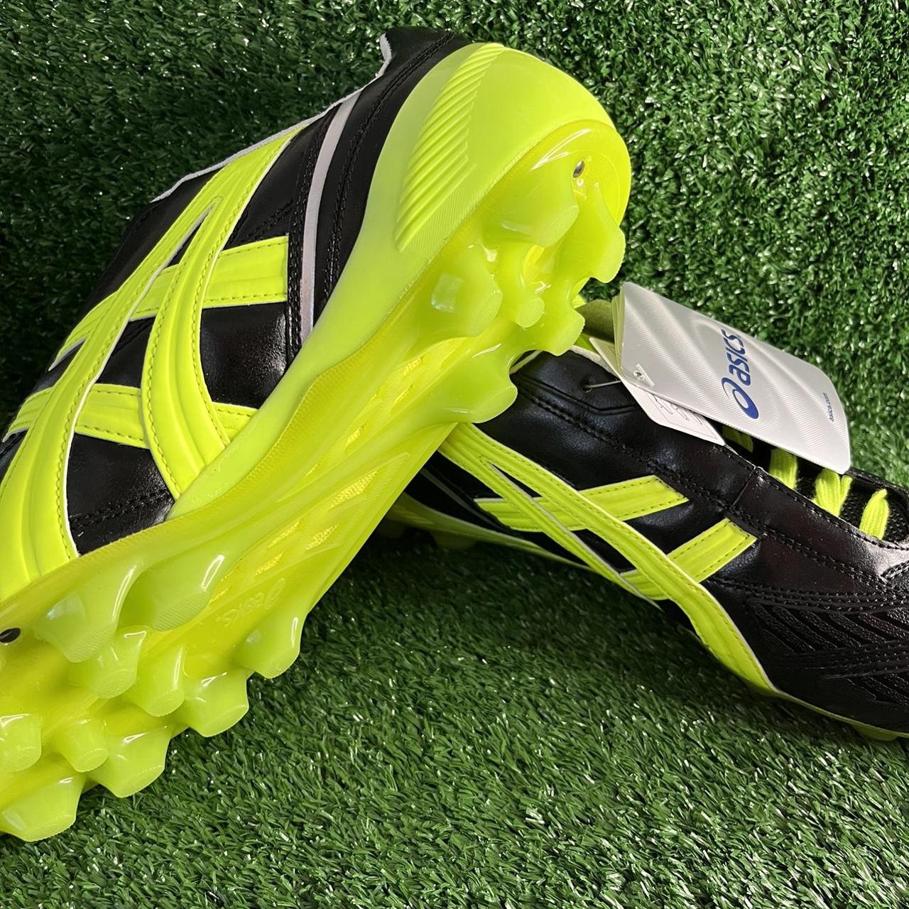 asics astro trainers