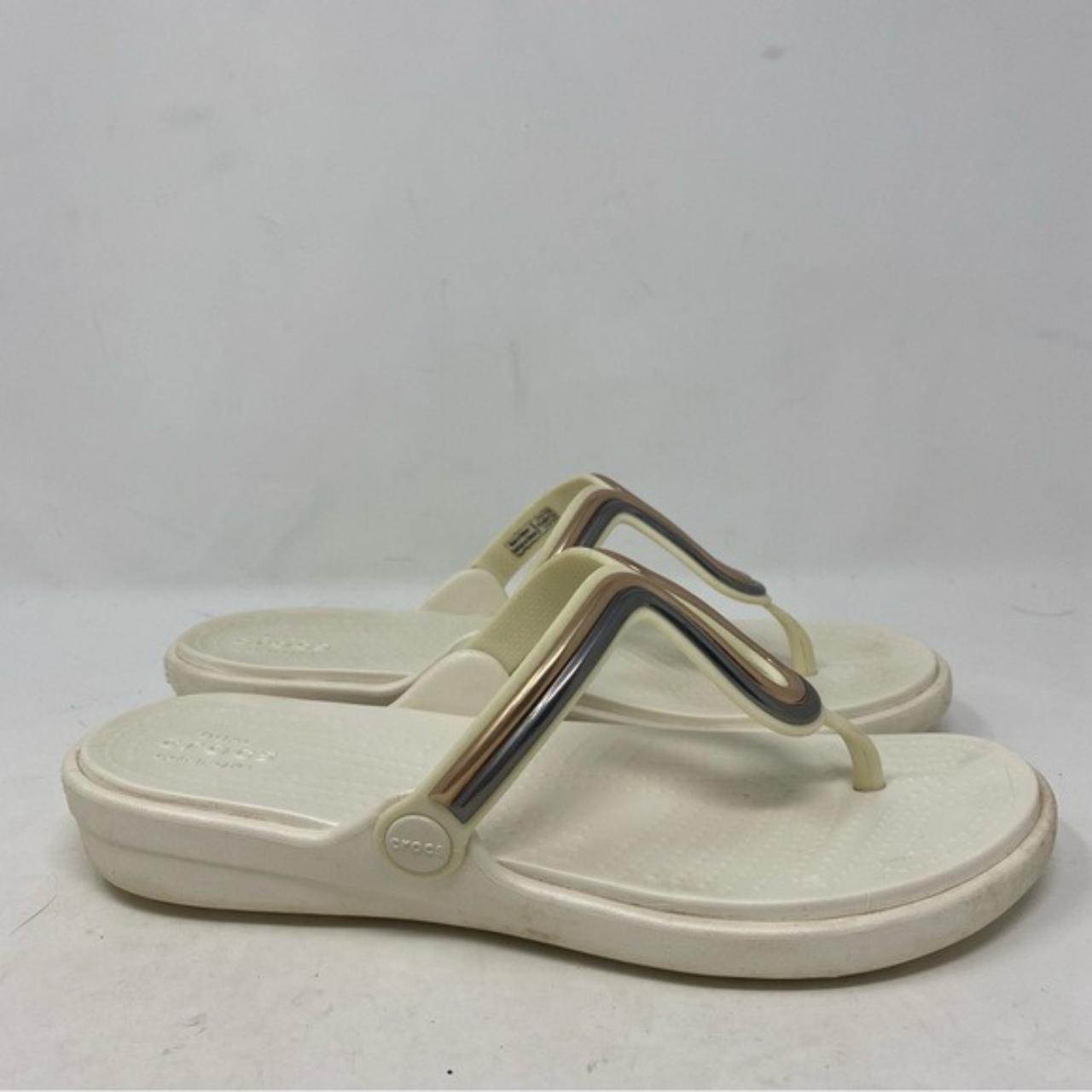 Crocs sanrah store metal block sandal