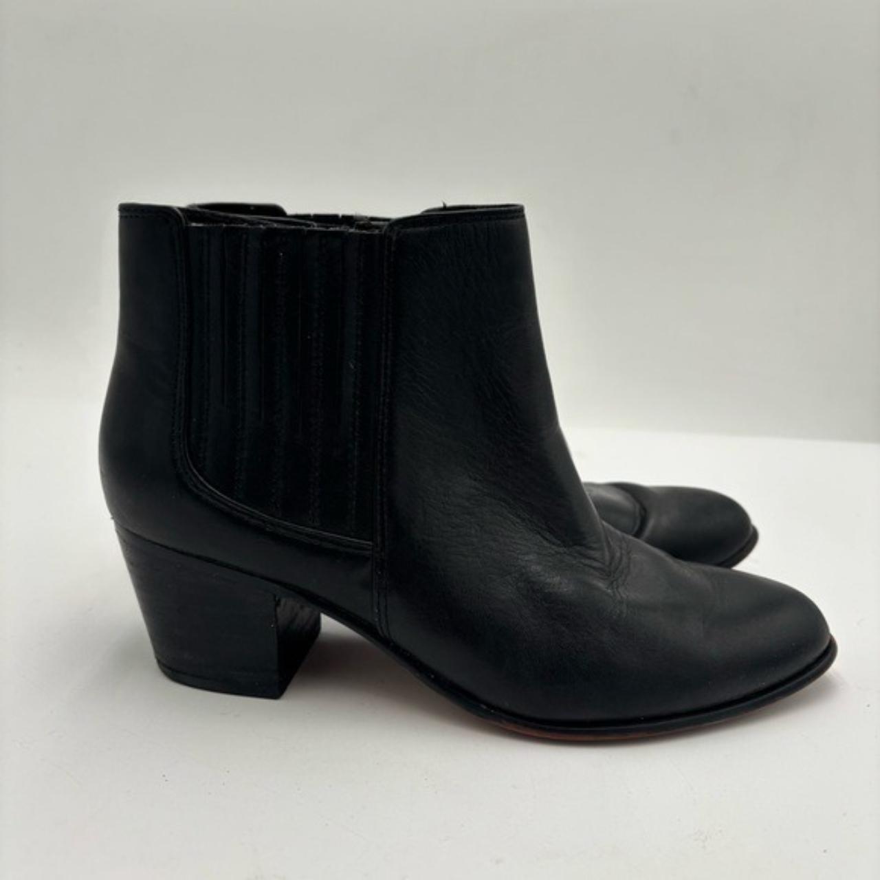 item listed by pinetreeresale