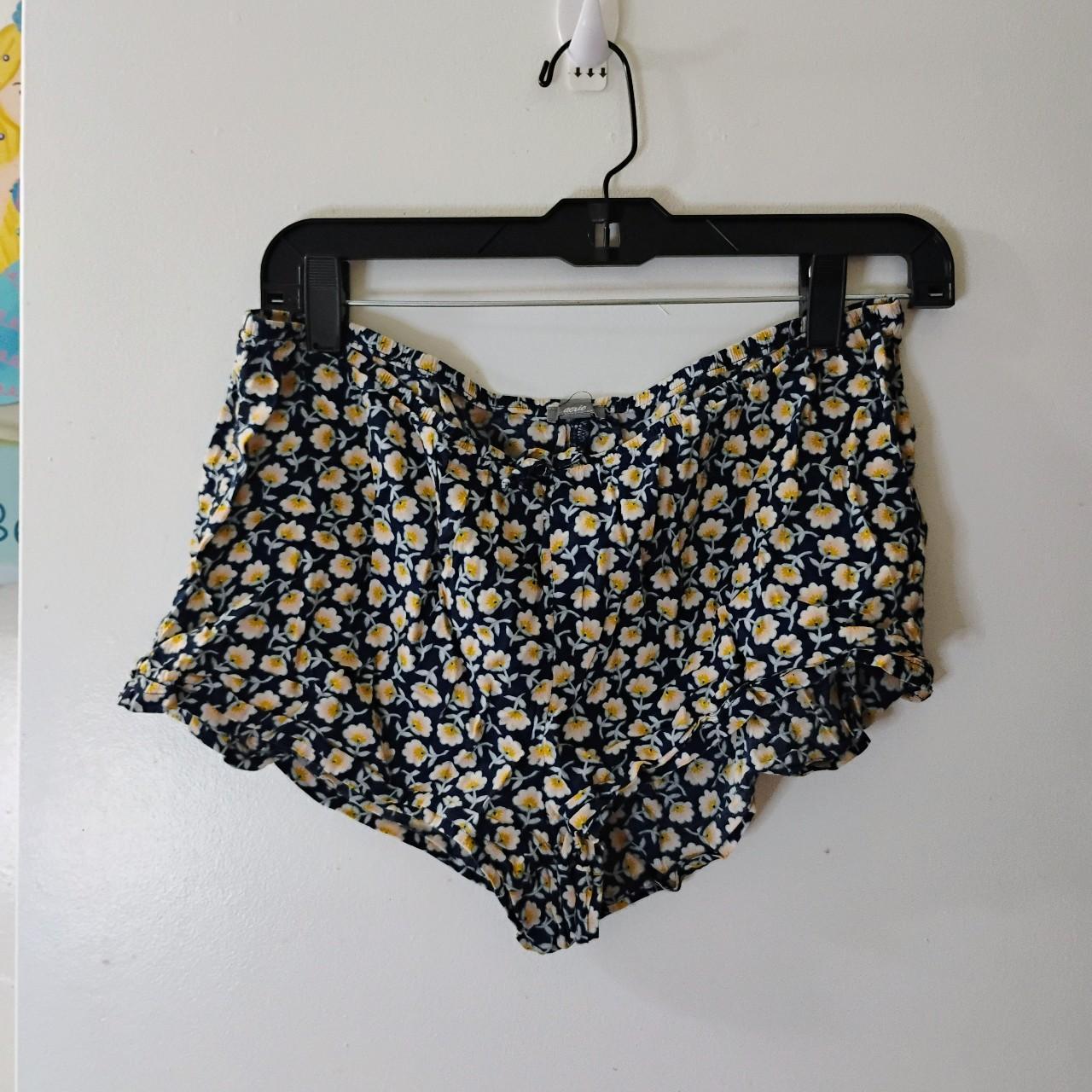 item listed by sunshinethriftingg