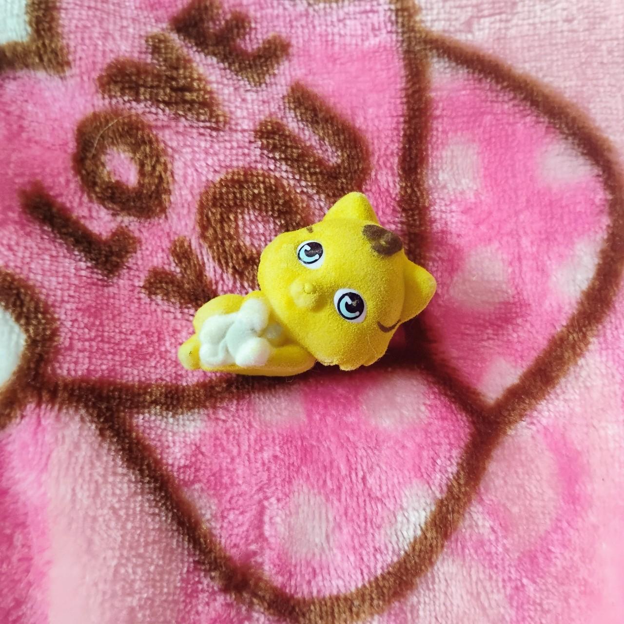 item listed by sunshinethriftingg