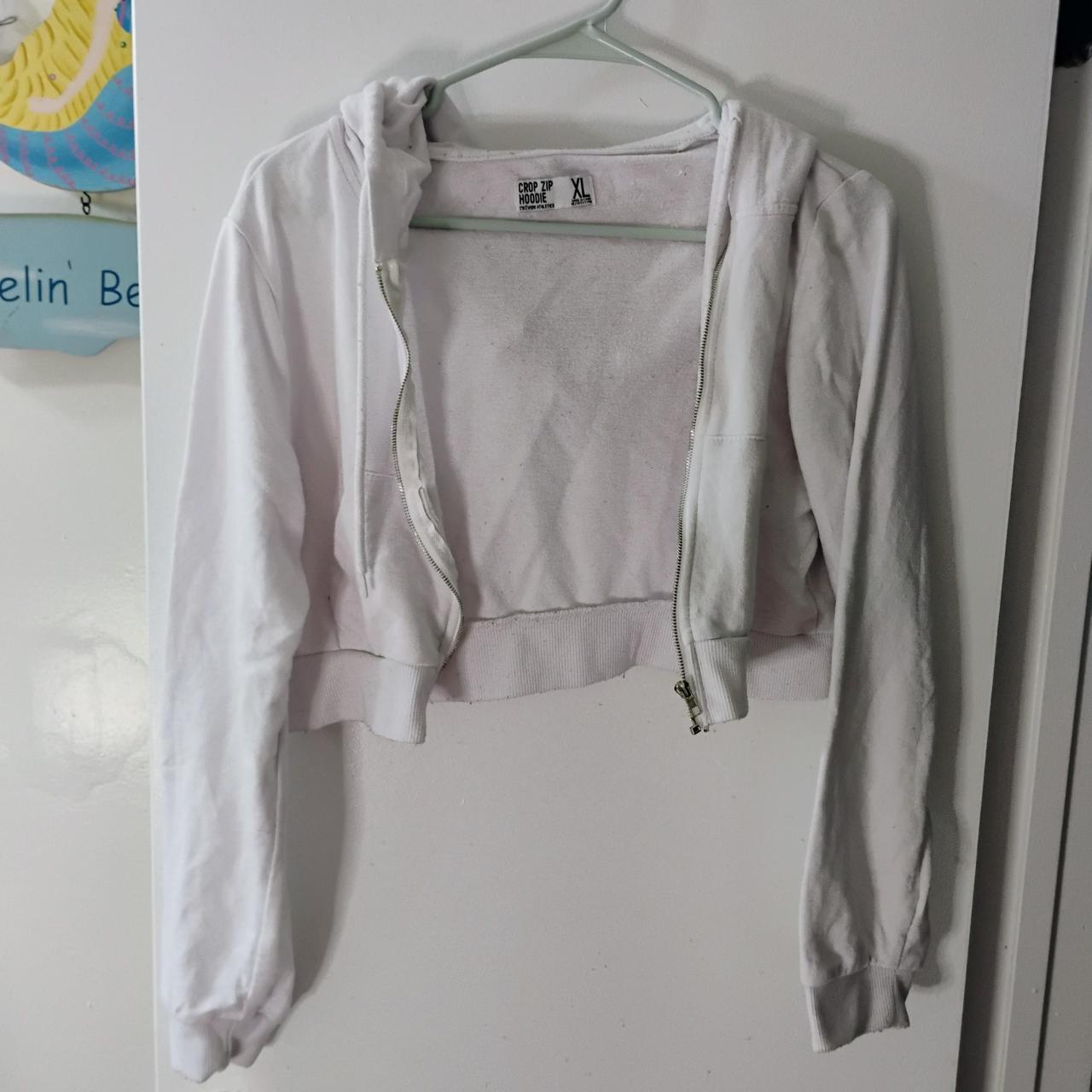 item listed by sunshinethriftingg