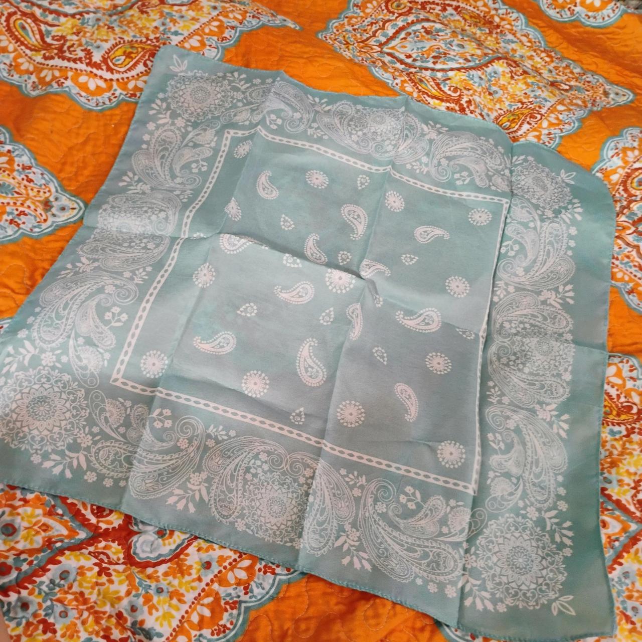 item listed by sunshinethriftingg