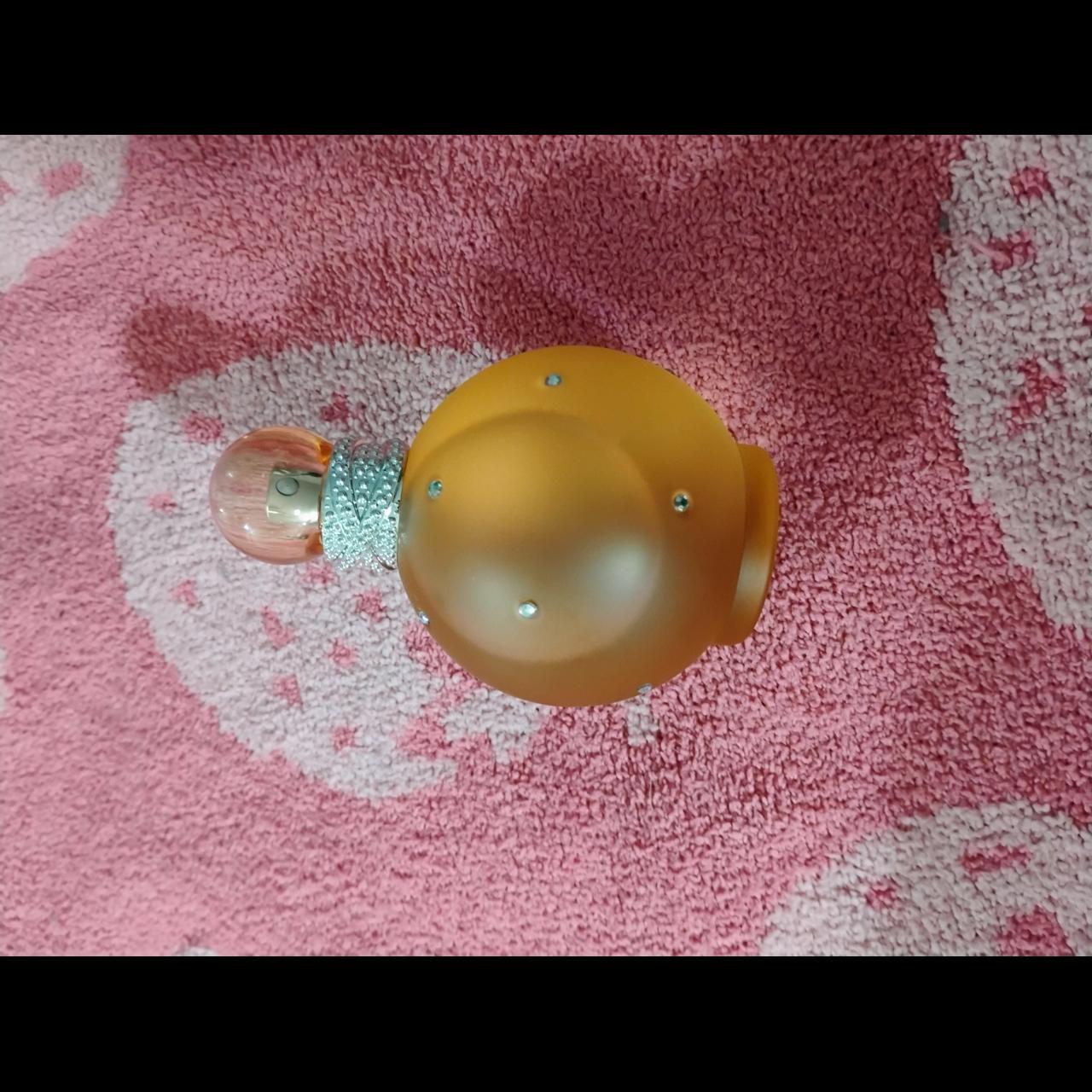 item listed by sunshinethriftingg